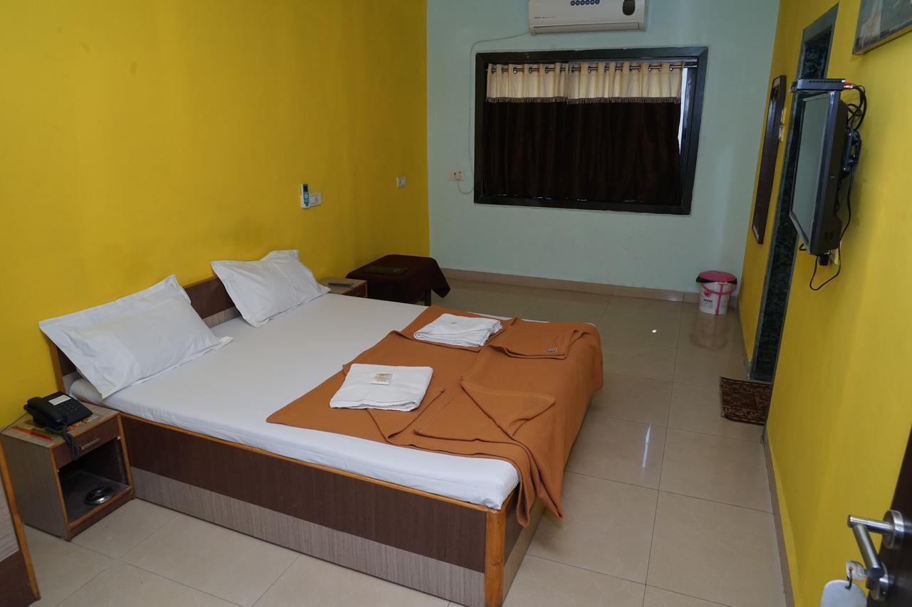 Hotel Umesh 达曼 外观 照片