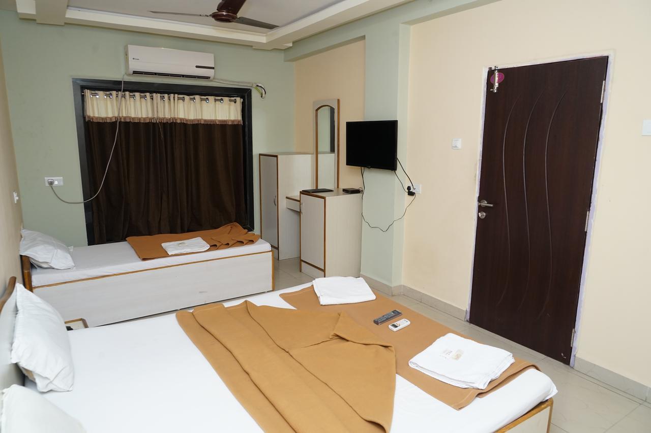 Hotel Umesh 达曼 外观 照片