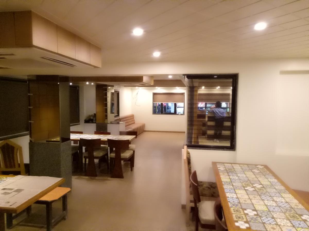 Hotel Umesh 达曼 外观 照片